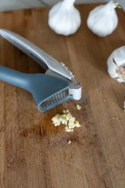 Cristina Oria Gadgets Y Utensilios^Prensa Ajos Con Asas