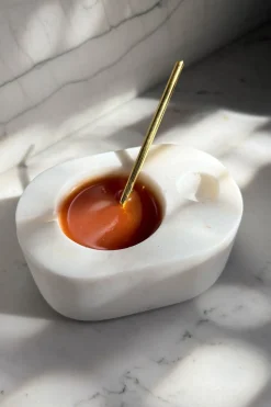 Cristina Oria Accesorios De Mesa^Recipiente De Mármol Blanco Con Cuchara Dorada