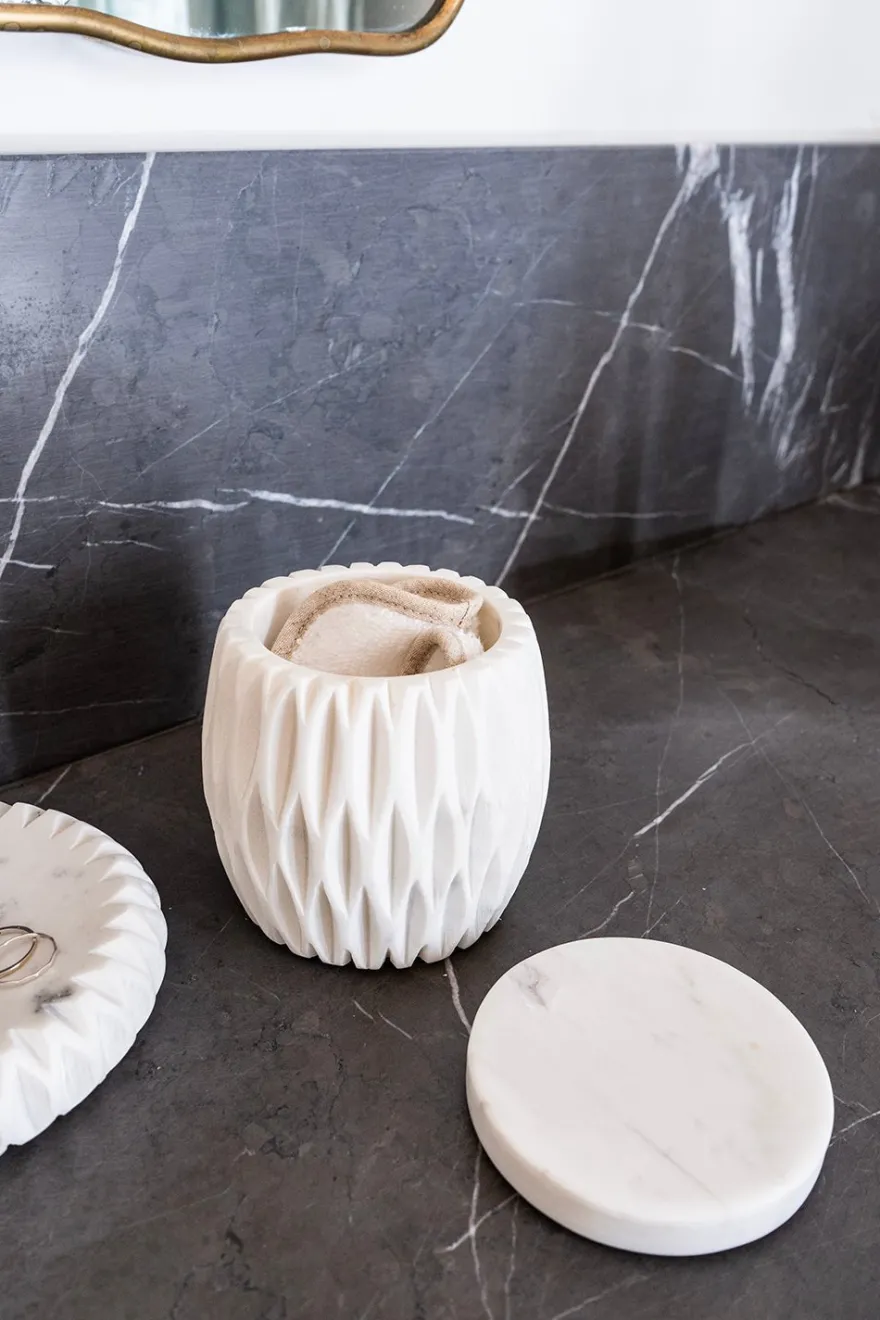 Cristina Oria Accesorios De Baño^Recipiente De Mármol Con Tapa Y Efecto Plisado