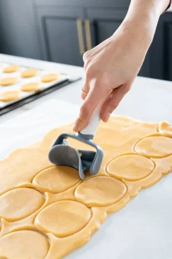 Cristina Oria Gadgets Y Utensilios^Rodillo Para Cortar Masa En Forma Circular