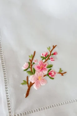 Cristina Oria Servilletas Y Accesorios^Servilleta Bordada A Mano Con Diseño De Flor De Almendro
