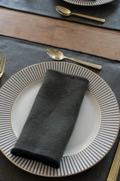 Cristina Oria Servilletas Y Accesorios^Servilleta De Lino Caqui Con Borde Negro
