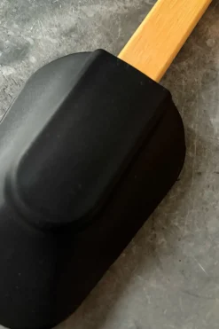 Cristina Oria Gadgets Y Utensilios^Set De Dos Espátulas De Silicona Con Diseño De Rayas Blancas Y Negras