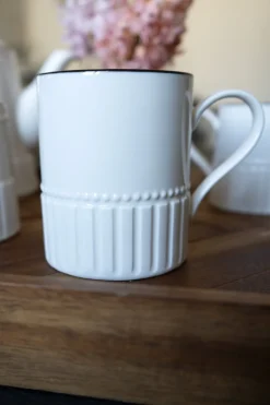 Cristina Oria Tazas Y Teteras^Taza De Porcelana Blanca Con Filo Negro