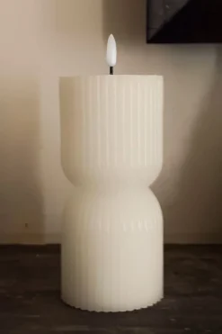 Cristina Oria Velas^Vela LED Diseño Ondas Blanca