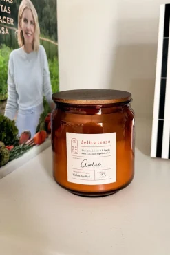 Cristina Oria Velas^Vela Perfumada En Tarro De Vidrio Con Tapa De Pino