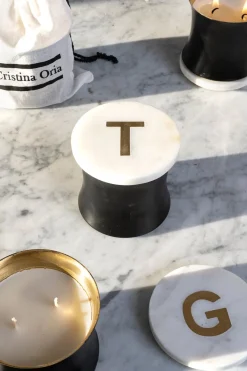 Cristina Oria Menaje Iniciales|Velas^Velas Con Tapa De Mármol Iniciales