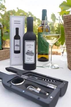 Cristina Oria Gadgets De Vino^Wine Set: Botella con Accesorios para el Vino CO